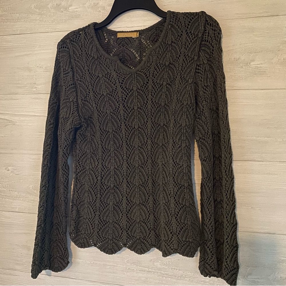 Rage Women’s Grey Sweater Size LARGE